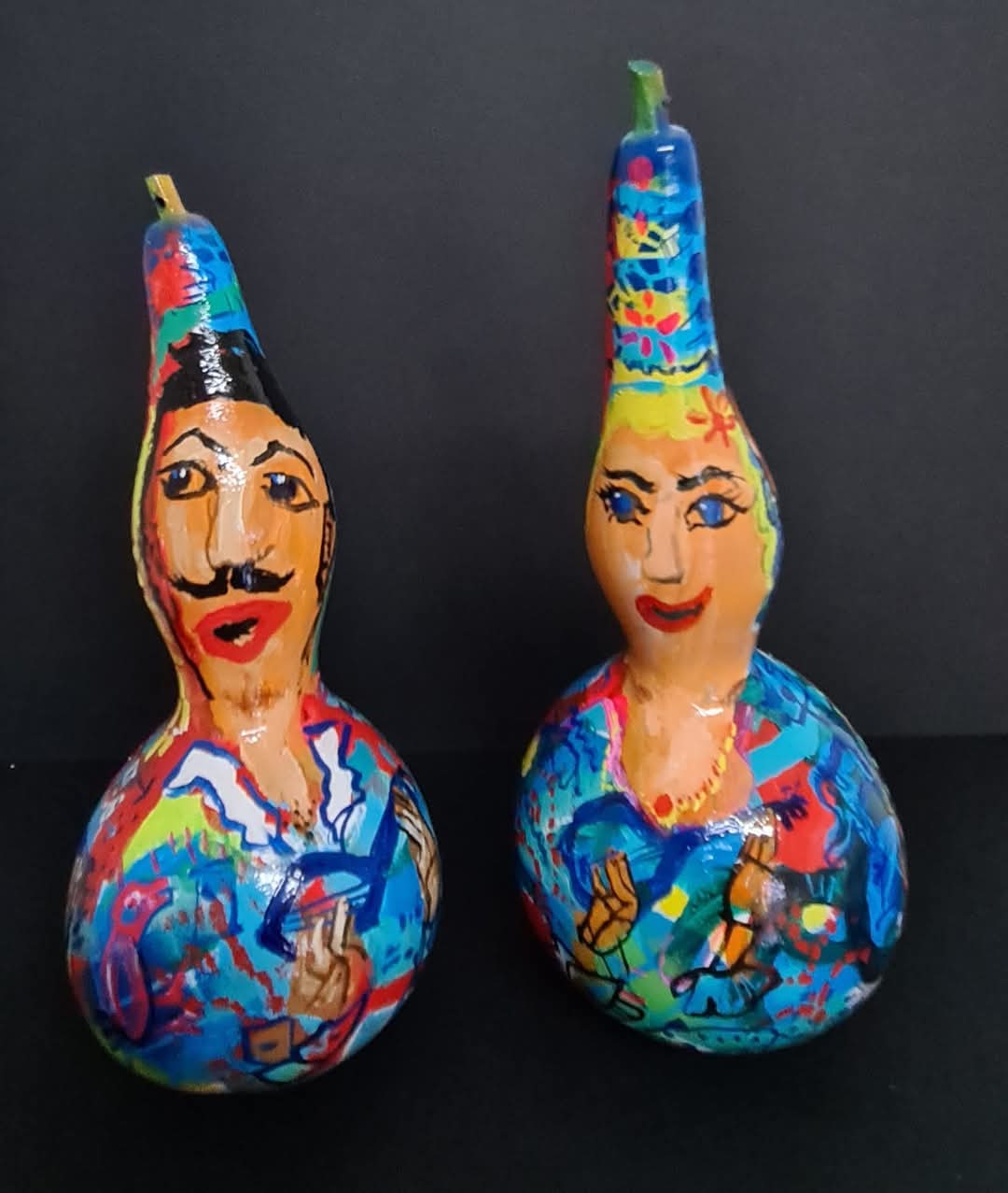 Painting on gourds couple