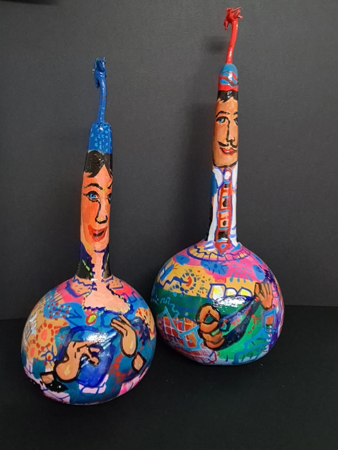 Painting on gourds couple