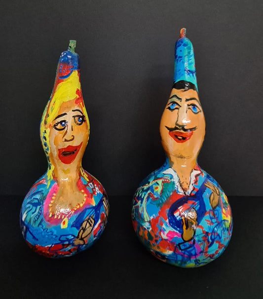 Painting on gourds couple