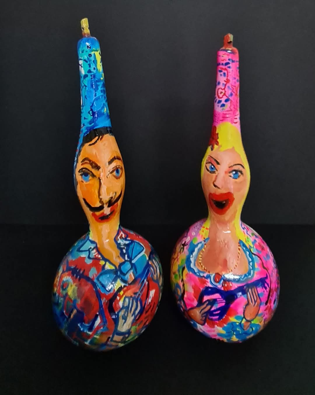 Painting on gourds couple