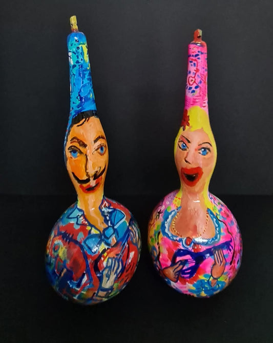 Painting on gourds couple
