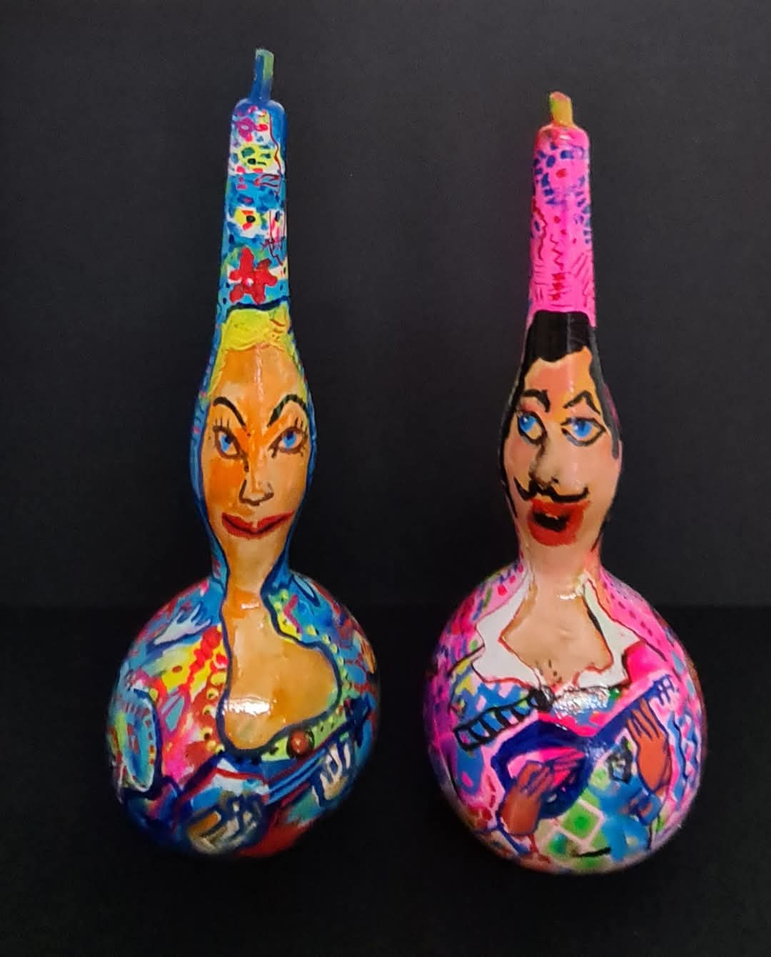 Painting on gourds couple
